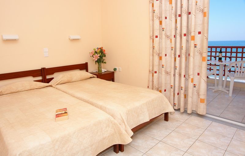 Danaos Beach Apartments Sfáka Екстериор снимка